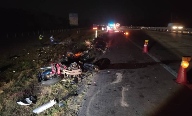 2 S'porean riders die in M'sia after trailer crashes into motorcycle convoy along road shoulder
