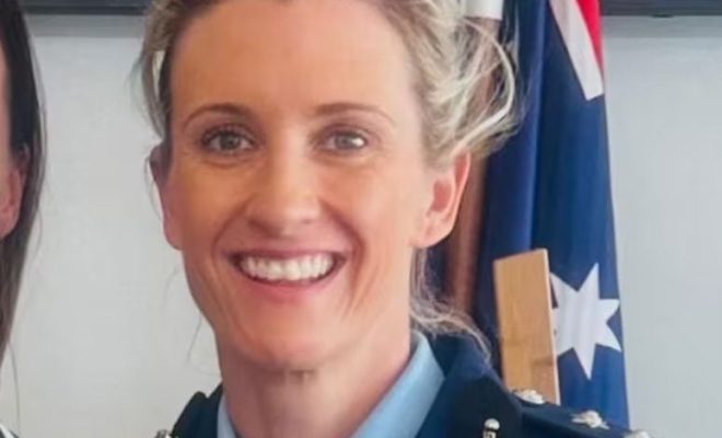 Female police officer who took down Sydney mall stabber alone praised for heroism