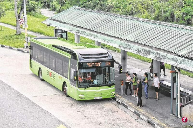 Passengers ‘trapped’ on bus 178 for 40 minutes after bus captain refuses to drive over fare evaders
