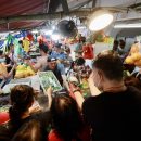 Jurong stall gives away S$2,000 worth of free fruit after brawl with durian stall owner