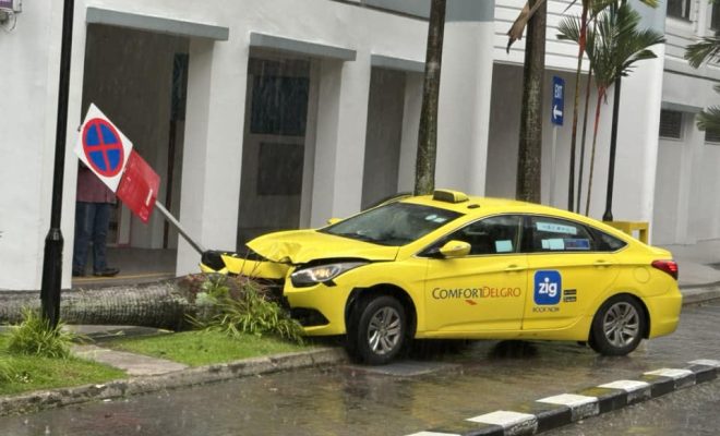 taxi accident choa chu kang crescent